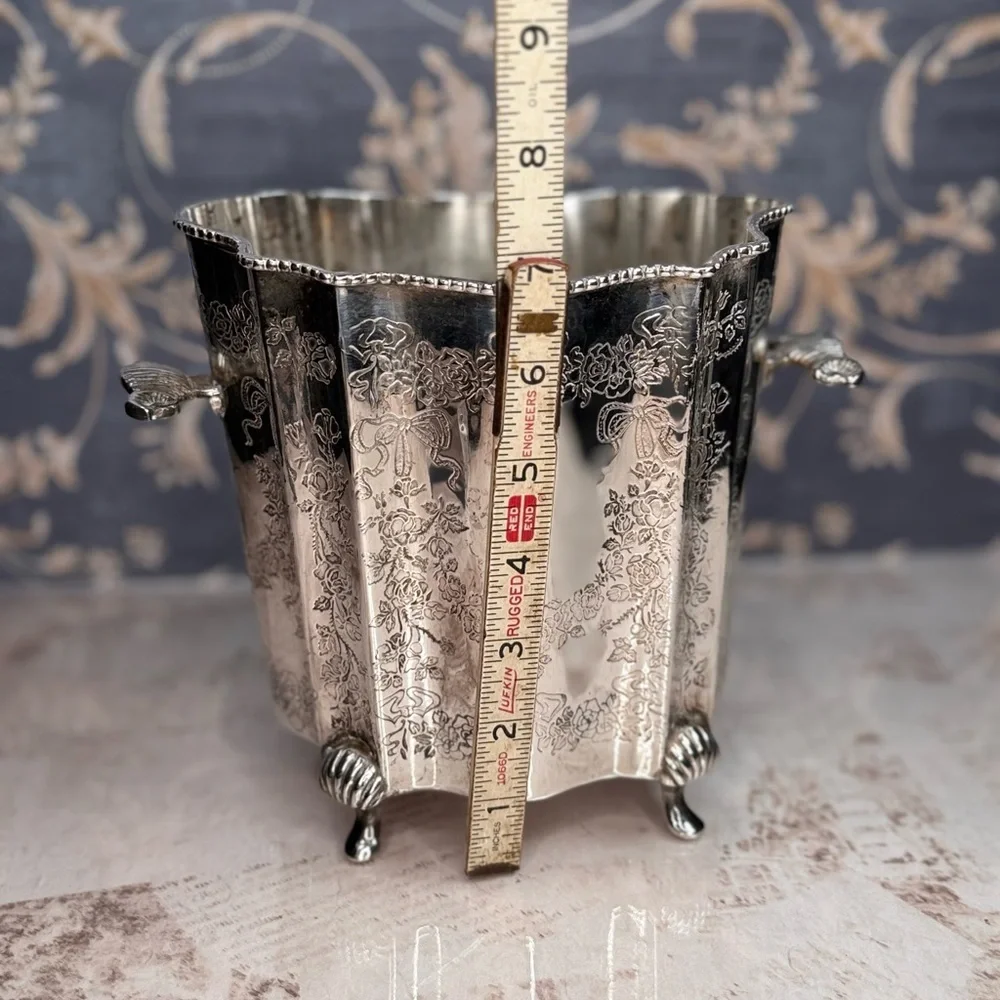 Estate vintage ornate